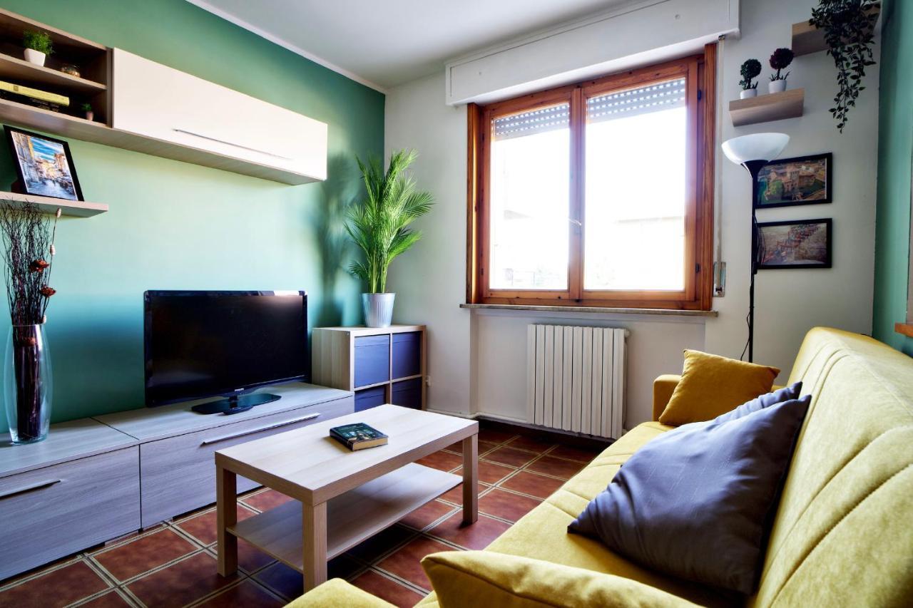Casa Zoe Apartment Free Parking,Self Check In & Free Wi Fi Parma Exterior foto