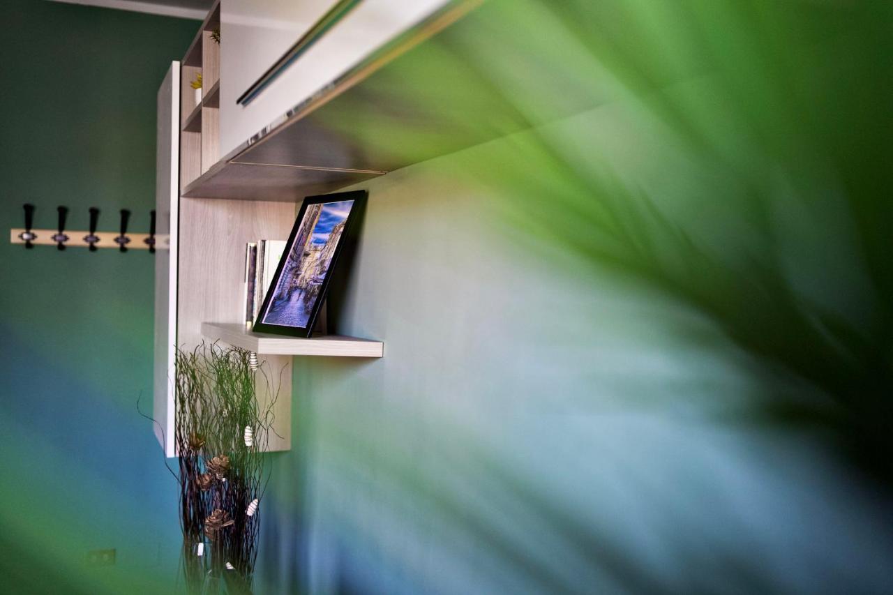 Casa Zoe Apartment Free Parking,Self Check In & Free Wi Fi Parma Exterior foto